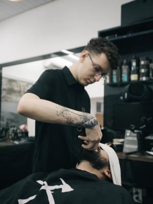 Corte masculino finalizado na Barbearia Lumberjack, Centro de Uberlândia