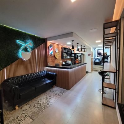 Ambiente e atendimento na Barbearia Lumberjack, Centro de Uberlândia
